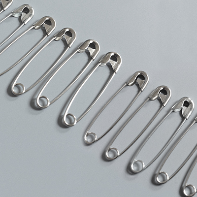 Safety Pins - Bag of 12 SAF012